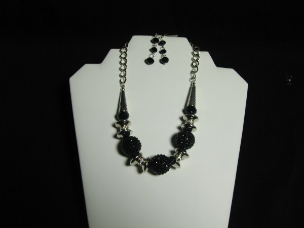 Crystal Necklace Set in Black & Silver